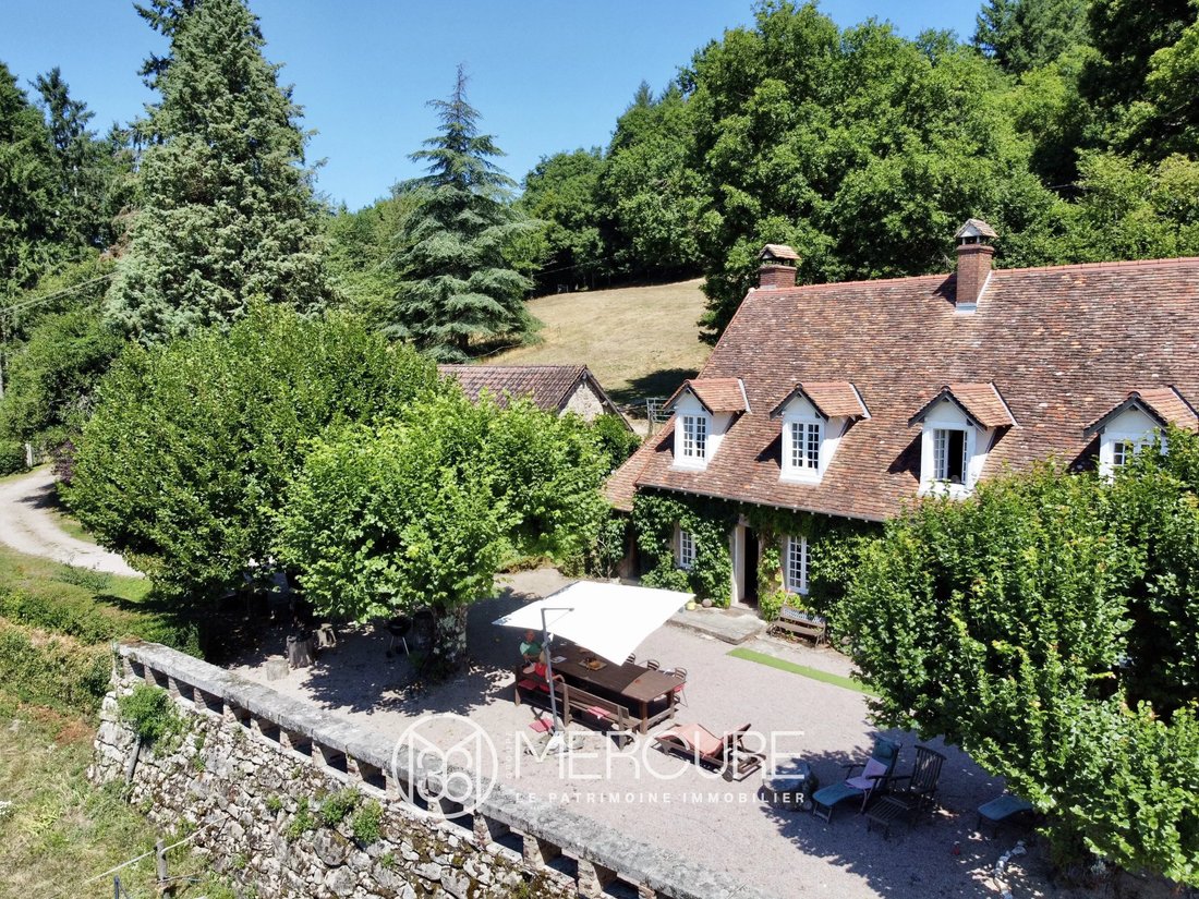 Domaine à Saint-Symphorien-de-Marmagne, Bourgogne-Franche-Comté, France 1 - 16898241