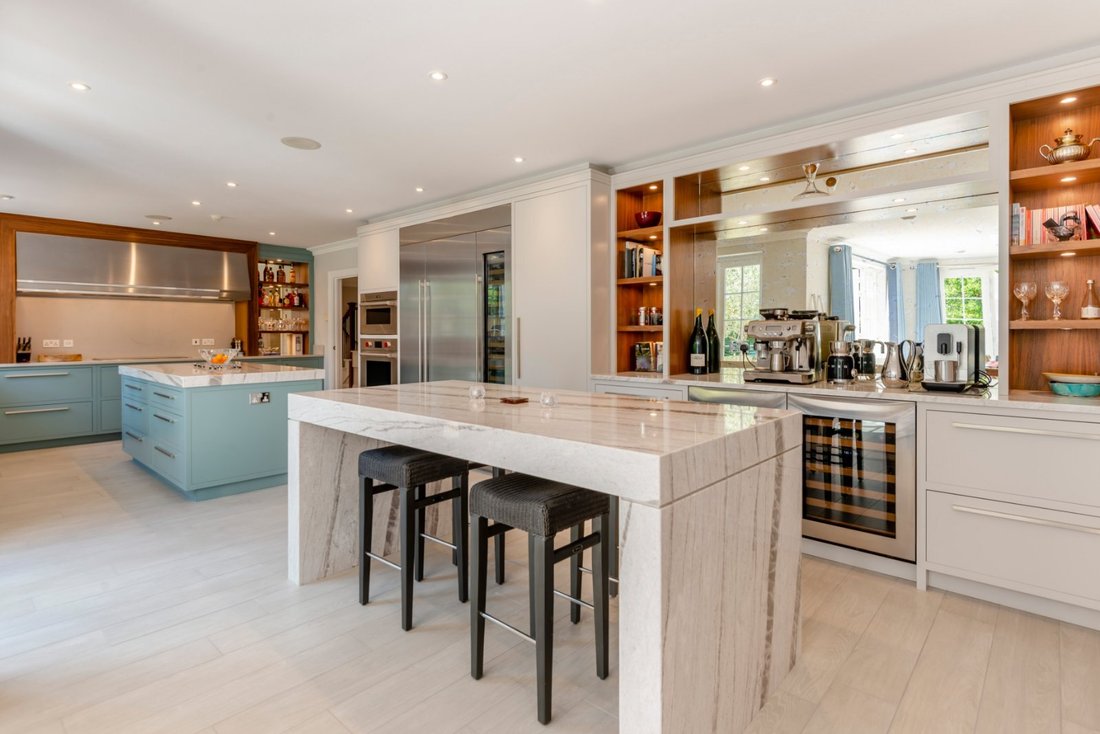 House in Sunningdale, England 2 - 16900202