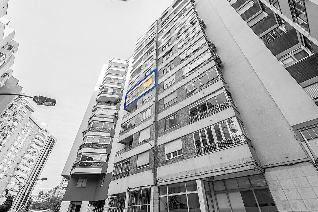 Apartment in Alges, Lisbon, Portugal 2 - 16898476