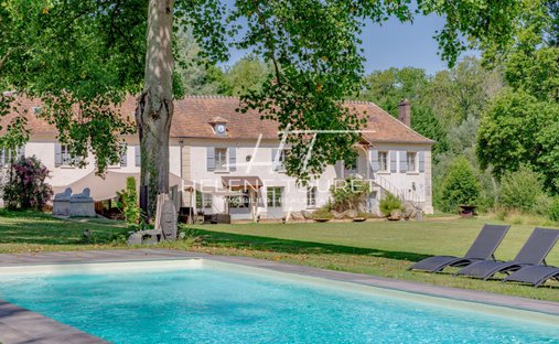 Castle for Sale in Chantilly, Hauts-de-France, France