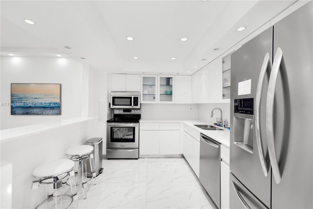 Condo in Bal Harbour, Florida, United States 3 - 16901340