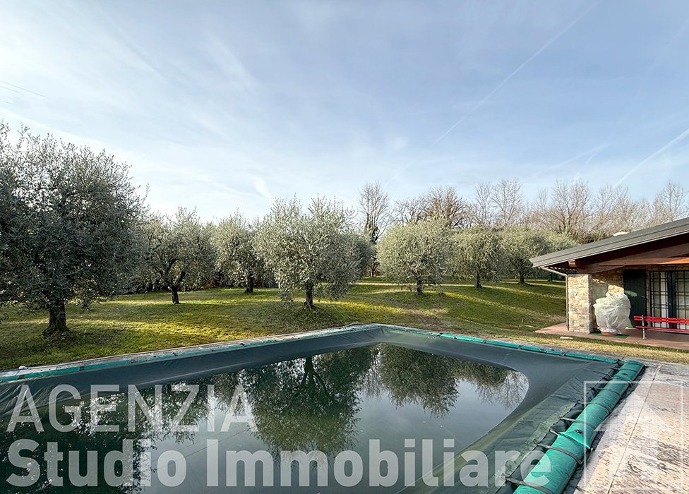 Villa in San Felice del Benaco, Lombardy, Italy 5 - 16898128