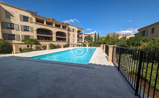 For Sale: Château In Uzès, 480m², 15 Rooms, €1,300,000 With Garage