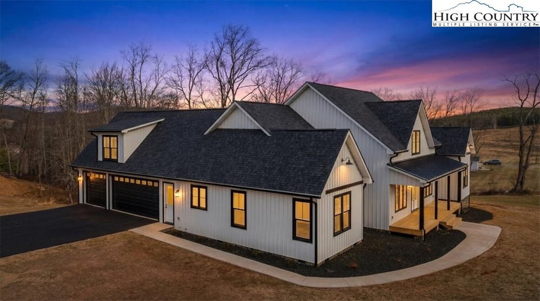 House in Sparta, North Carolina, United States 1 - 16900270