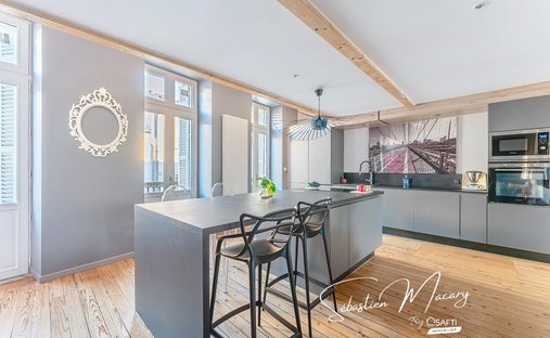 Apartment in Saint Jean-Belcier-Carle Vernet-Albert 1er, Bordeaux, France 1