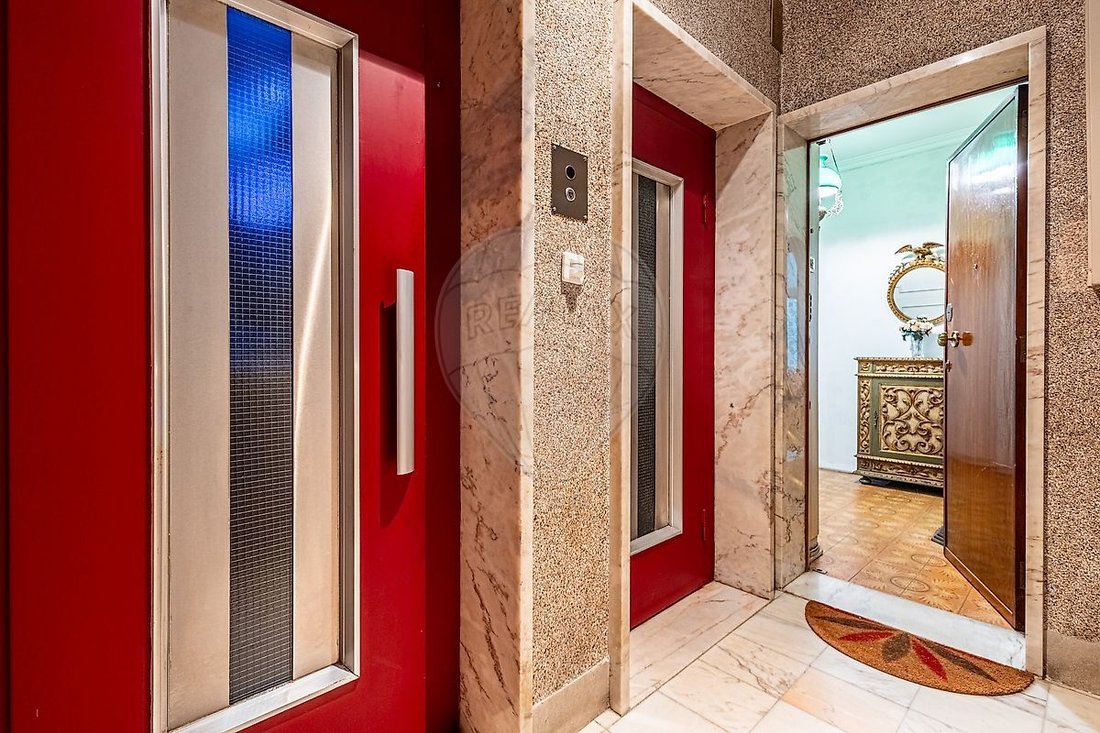 Apartment in Alges, Lisbon, Portugal 3 - 16898476