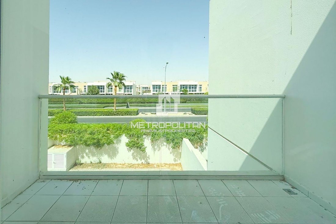 Villa in Damac Hills 2, Dubai, United Arab Emirates 4 - 16899525