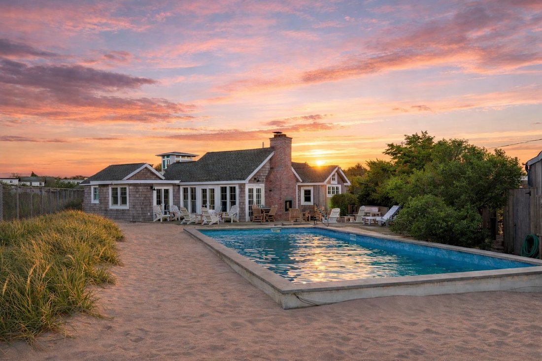 Hampton Bays, New York, United States 2 - 16900985