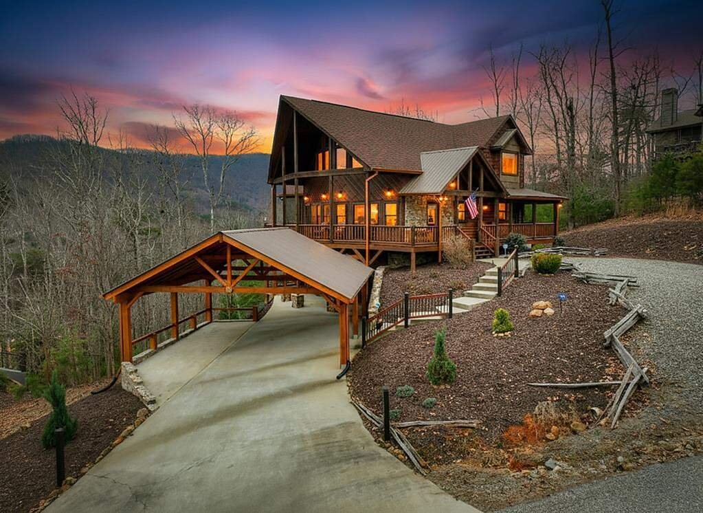 Mountain Lodge Retreat With Commanding In Blue Ridge, Georgia, United