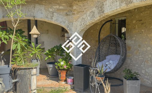 Castle for Sale in Narbonne, Occitanie, France