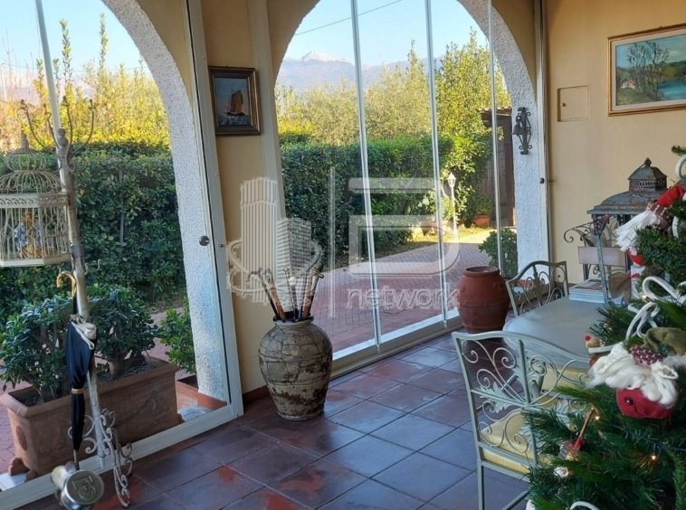 Villa in Marina di Massa Centro, Massa, Italy 3 - 16898119