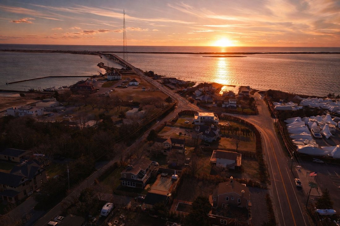 Hampton Bays, New York, United States 4 - 16900997
