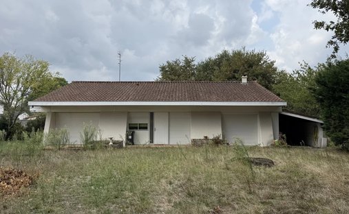 House in Centre Bourg, Le Taillan-Médoc, France 1