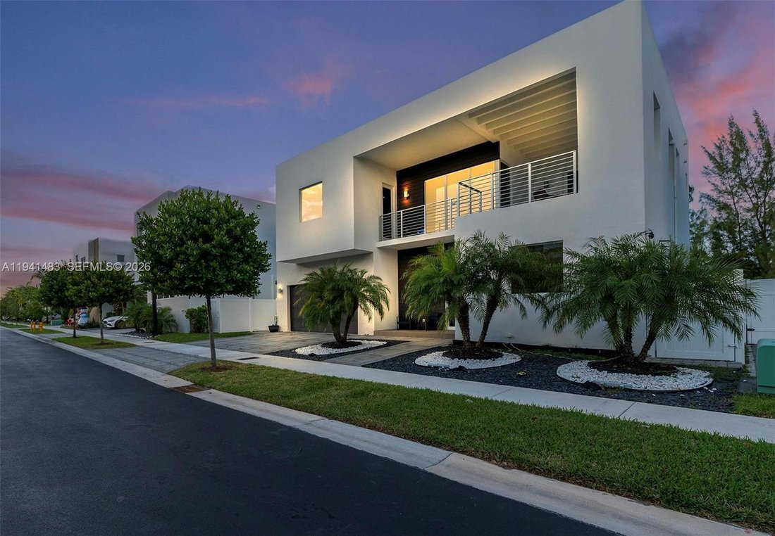 House in Doral, Florida, United States 1 - 16901321