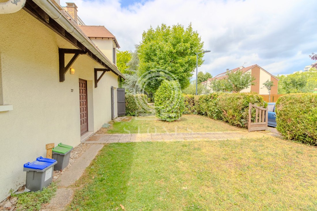 House in Marly-le-Roi, Ile-de-France, France 2 - 16902284