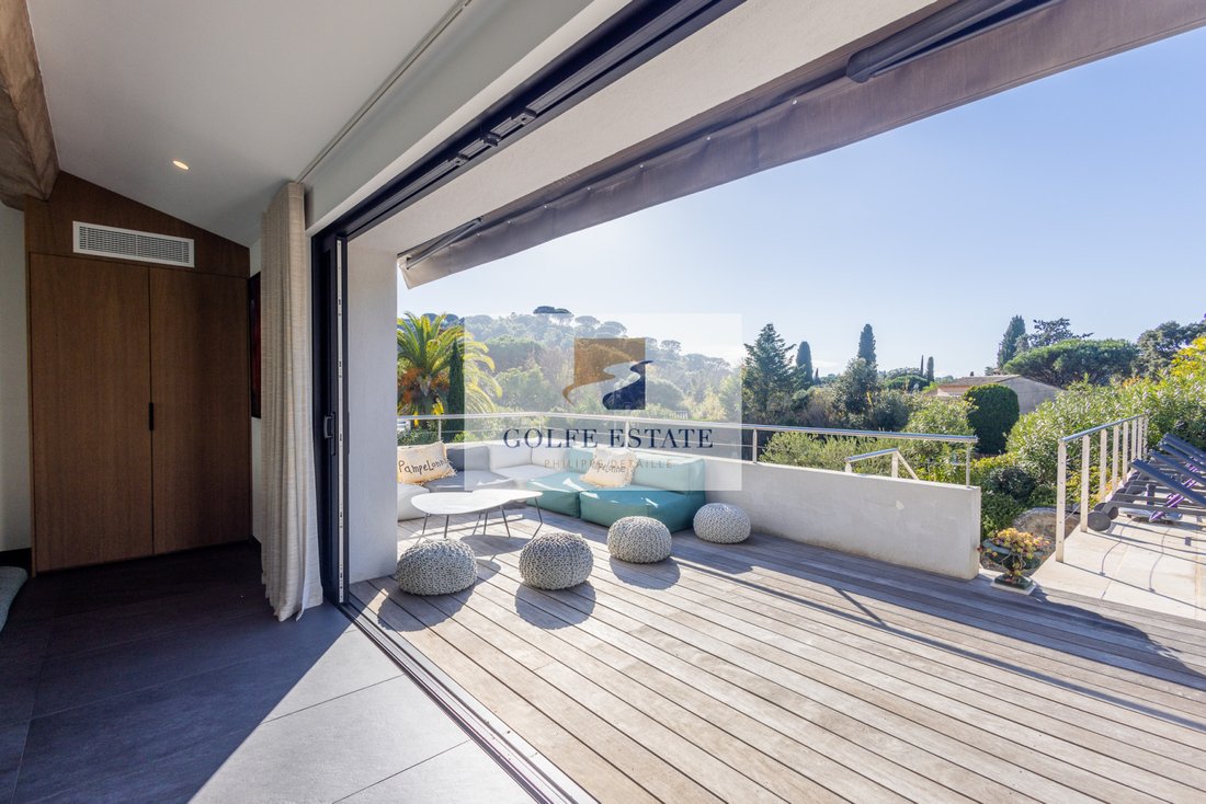 Villa in La Croix-Valmer, Provence-Alpes-Côte d'Azur, France 3 - 16898561