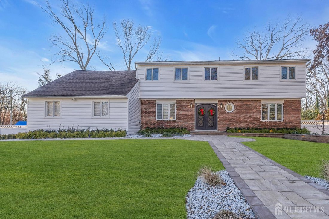 House in Old Bridge Township, New Jersey, United States 1 - 16898146