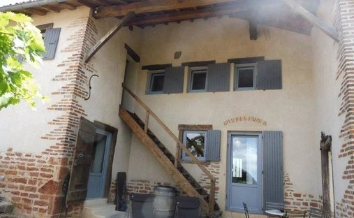 Beautiful Property Of The XI Xth Century Of Tuscan Style In The Heart Of A Closed Park And Raises Abo