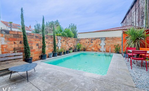 Cocumont Magnificent 18th Century Chateau 700m² On 11 Hectares, Swimming Pool With View