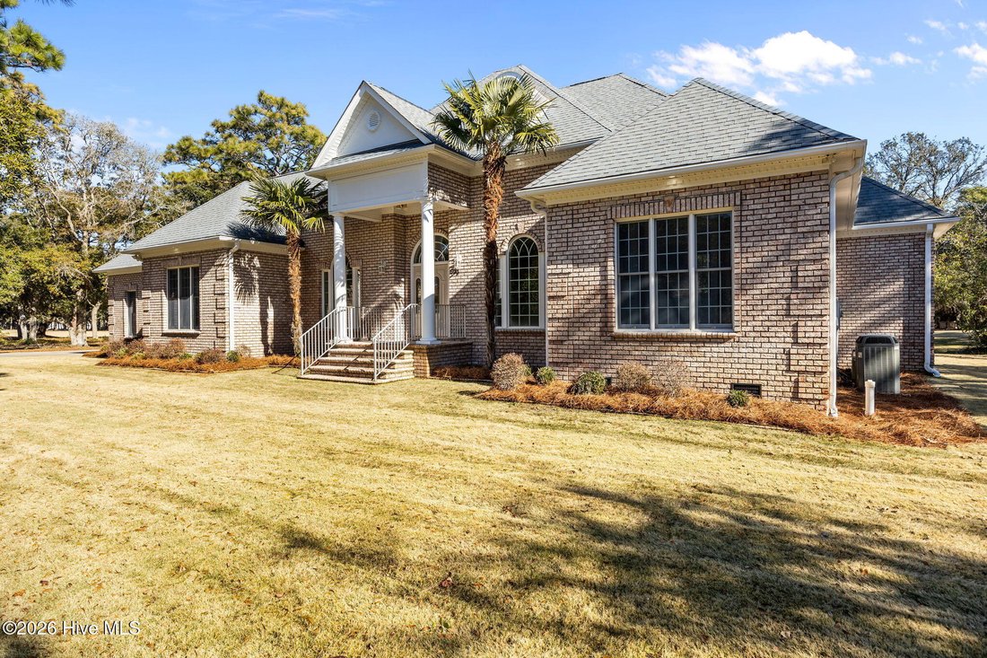 House in Oak Island, North Carolina, United States 2 - 16900460