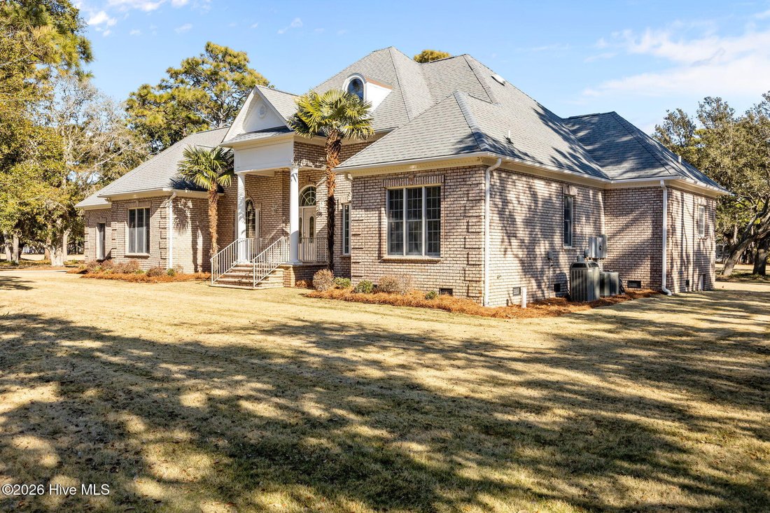 House in Oak Island, North Carolina, United States 1 - 16900460