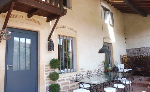 Beautiful Property Of The XI Xth Century Of Tuscan Style In The Heart Of A Closed Park And Raises Abo