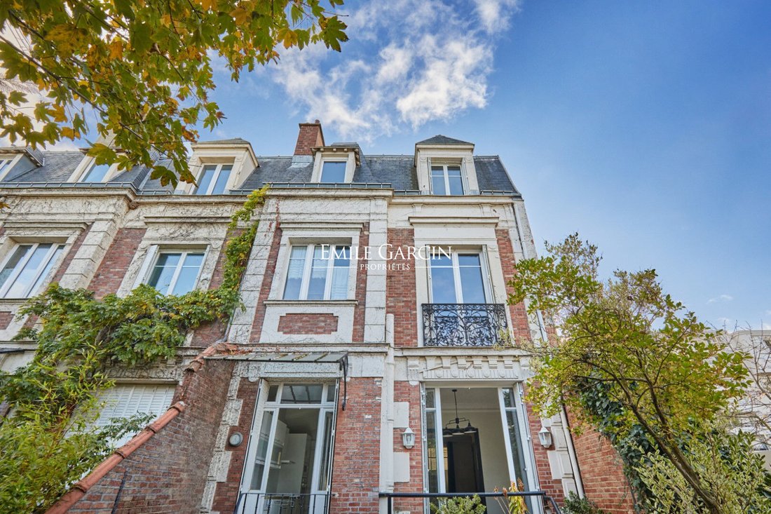 Villa in Hôtel de Ville, Courbevoie, France 3 - 16902647