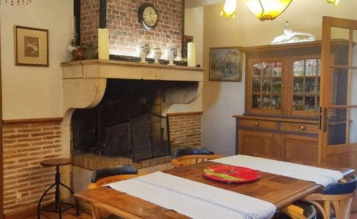 Beautiful Property Of The XI Xth Century Of Tuscan Style In The Heart Of A Closed Park And Raises Abo