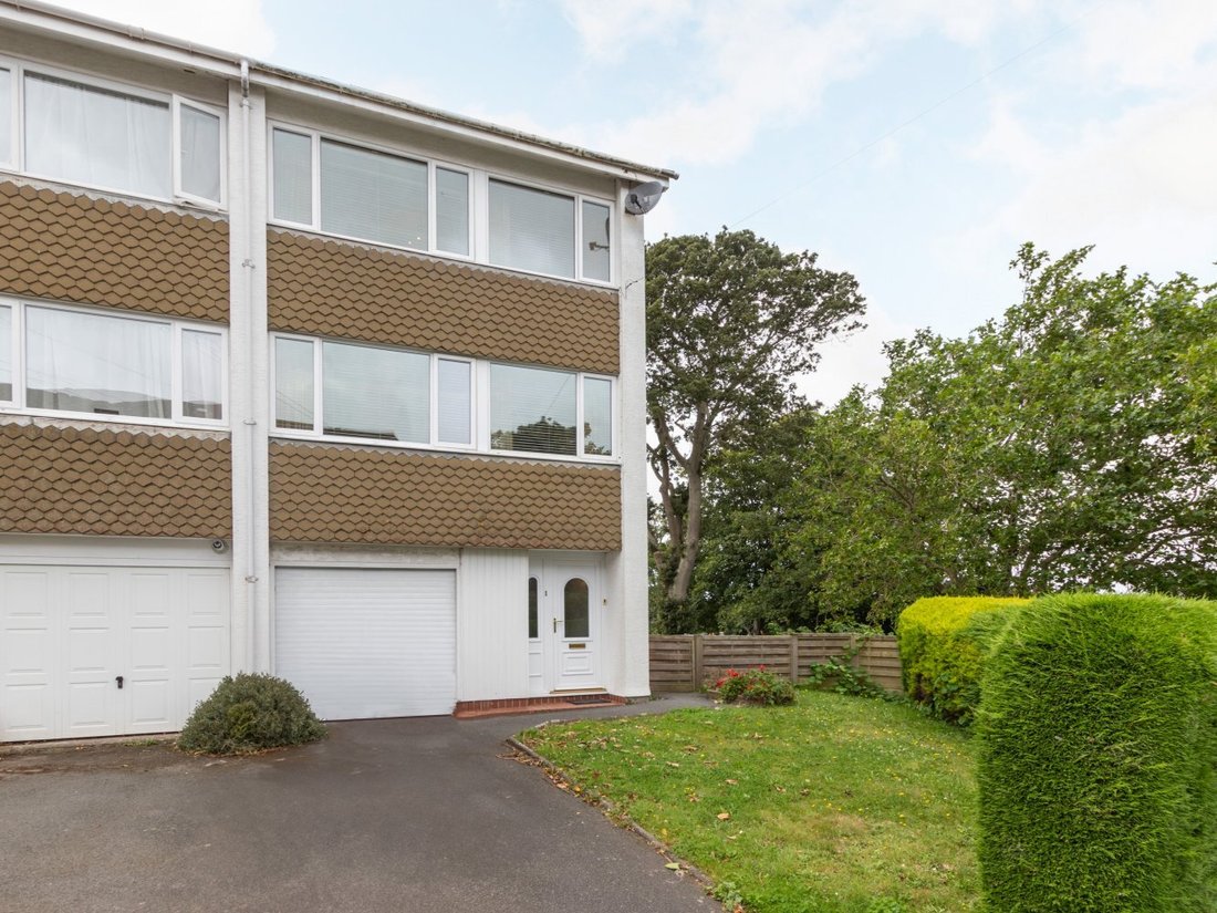 House in Northern Ireland 1 - 14850840