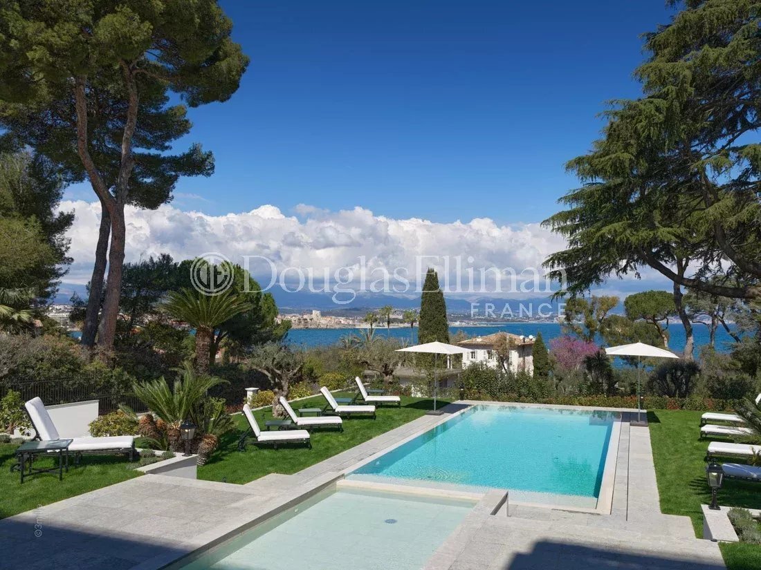 Villa in Antibes, Provence-Alpes-Côte d'Azur, France 3 - 16898446
