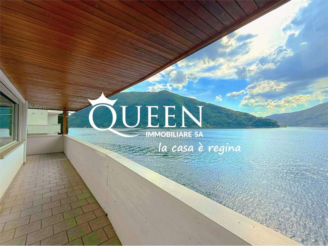 Bissone: 6 Room Waterfront Villa, 300 Sqm, Terraces, Porch, Private Dock