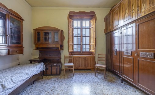 Castle for Sale in Tuscany, Italy