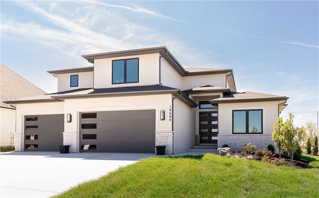 House in Olathe, Kansas, United States 1 - 16899441