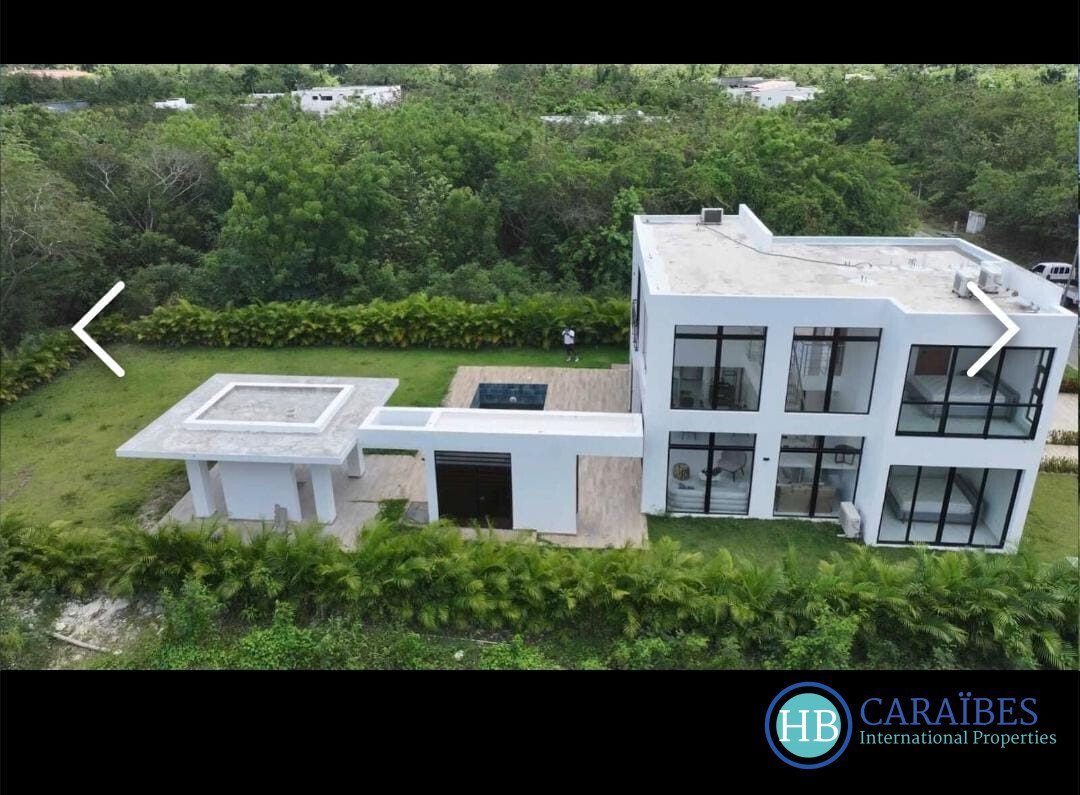 Villa in La Romana, La Altagracia Province, Dominican Republic 1 - 16902218