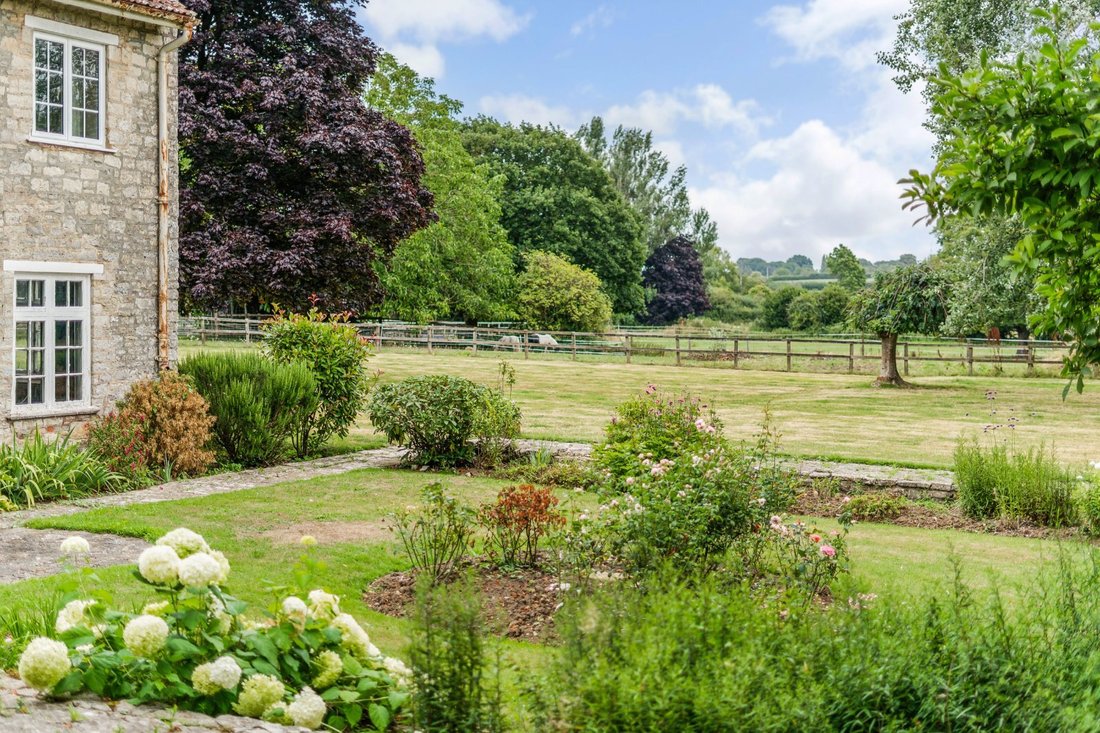 Casa en Queen Camel, Inglaterra 2 - 16898345