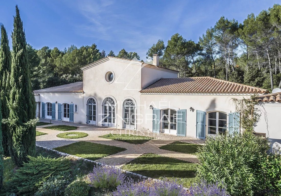 Estate in Est, Lorgues, France 3 - 16899949