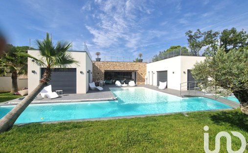 Castle for Sale in Saint-Laurent-des-Arbres, Occitanie, France