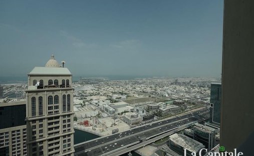 Apartment in Business Bay, Dubai, United Arab Emirates 1