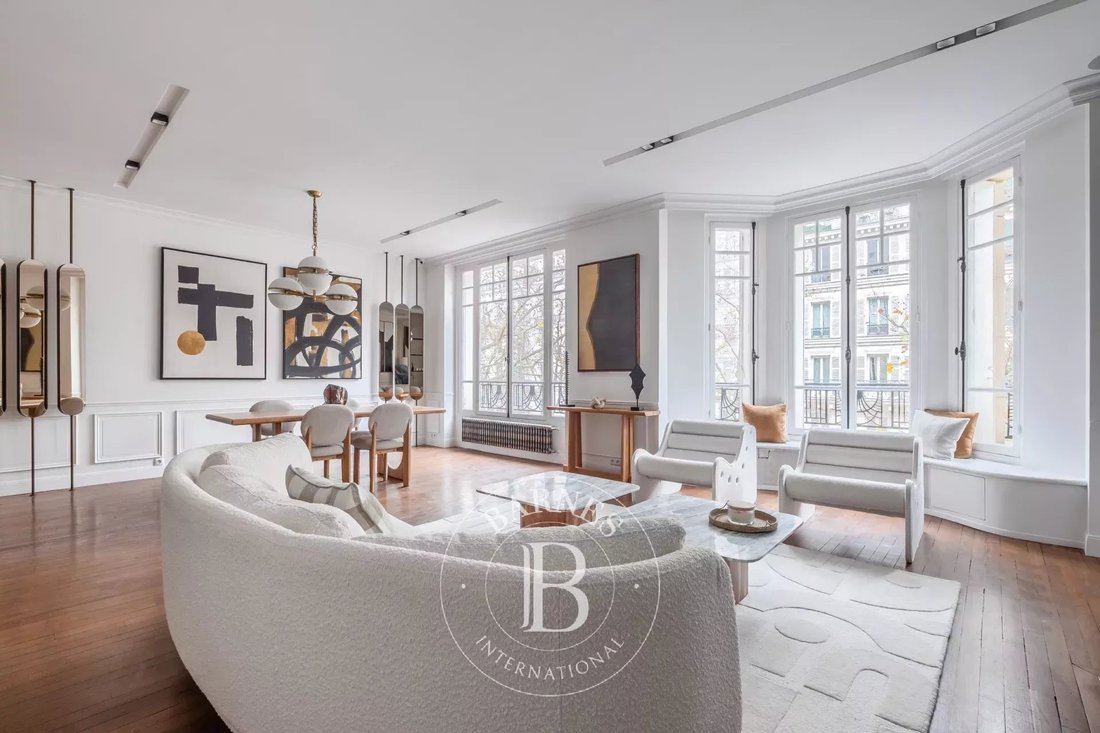Apartment in Gros Caillou, Paris 7e Arrondissement, Paris 1 - 15141603