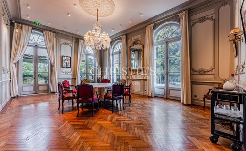 Cocumont Magnificent 18th Century Chateau 700m² On 11 Hectares, Swimming Pool With View