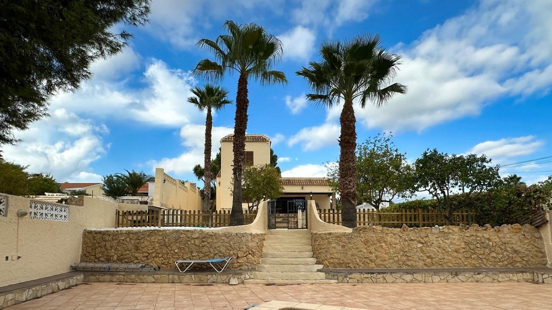Villa in la Nucia, Valencian Community, Spain 2 - 16899019