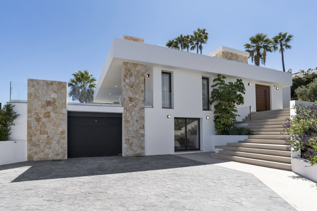 Villa in Guadalmina Alta, San Pedro de Alcantara, Spain 3 - 16903056