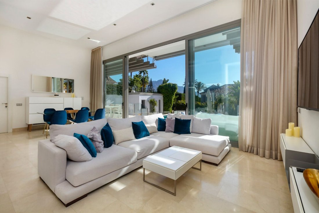 Villa in La Quinta, Benahavis, Andalusia 2 - 16898262