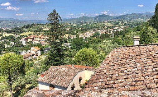 Castle for Sale in Tuscany, Italy