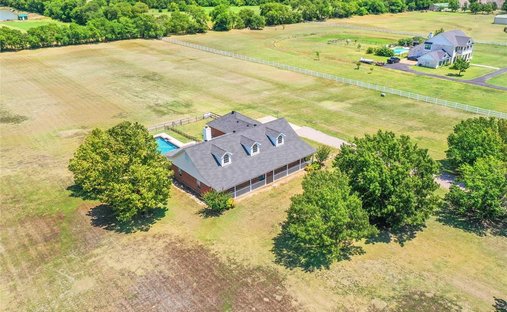 House in Gunter, Texas, United States 1