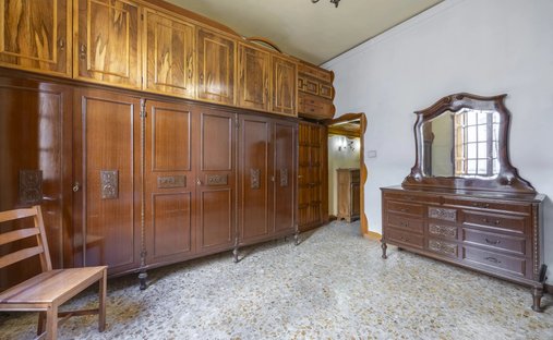 Castle for Sale in Tuscany, Italy