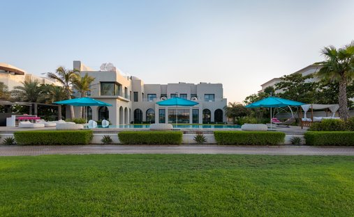 Villa in Emirates Hills, Dubai, United Arab Emirates 1