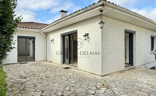 Cocumont Magnificent 18th Century Chateau 700m² On 11 Hectares, Swimming Pool With View