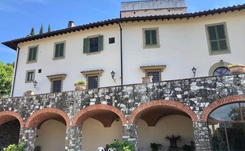 Castle for Sale in Tuscany, Italy