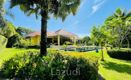 Villa in Hin Lek Fai, Prachuap Khiri Khan, Thailand 1